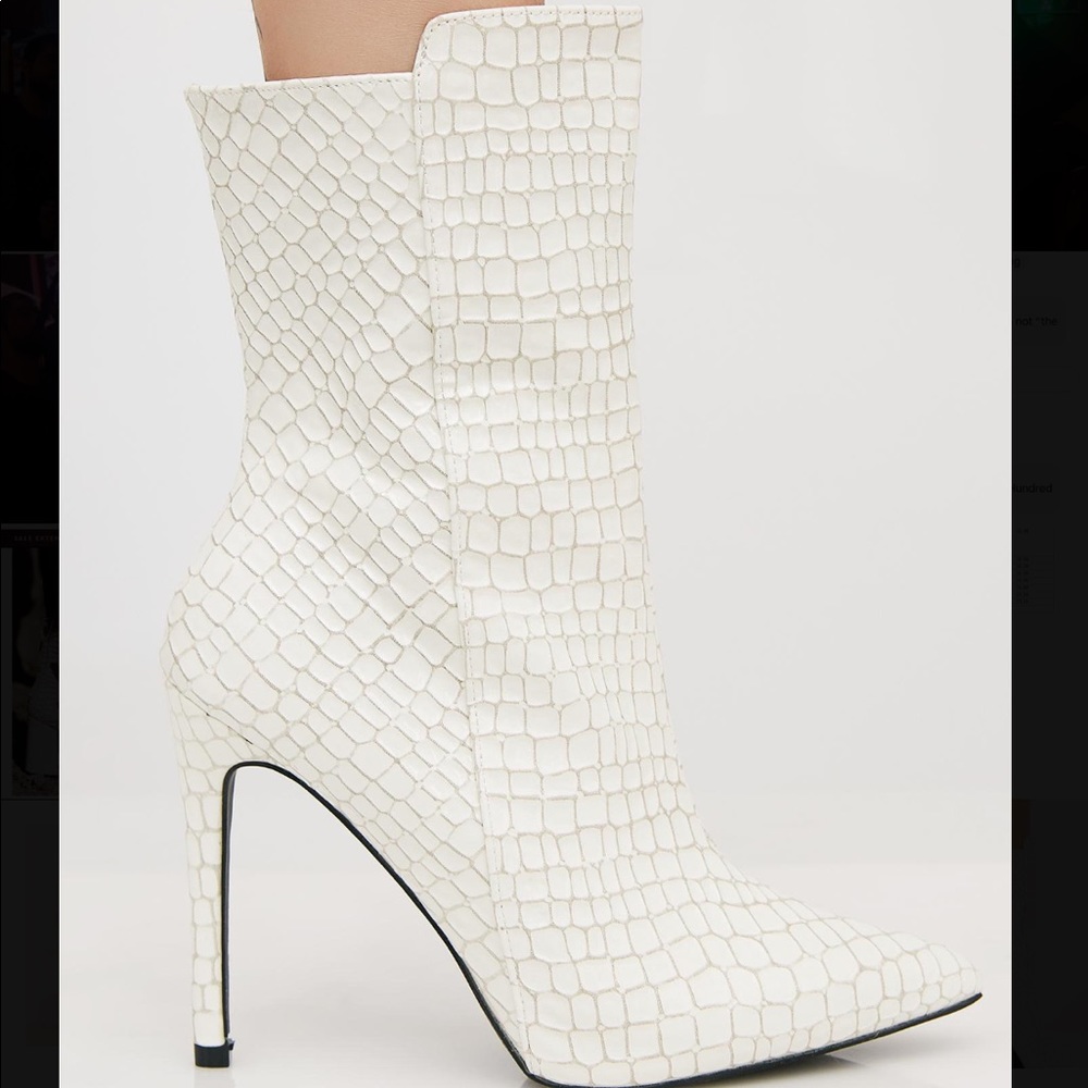 Dolls Kill white ankle boot snakeskin sz 8